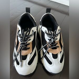 Steve Madden Possession Sneakers